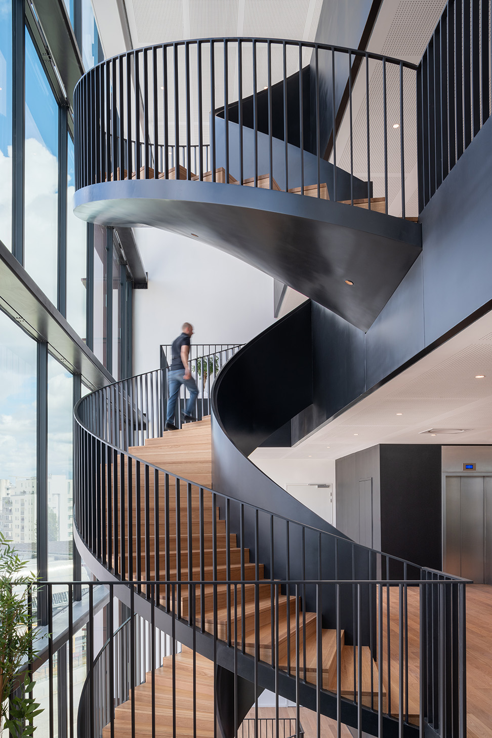 InDefense_escalier©Jared Chulski